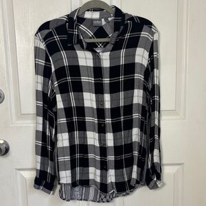 SOHO NY&Co black and white mix print button down collar shirt size Large